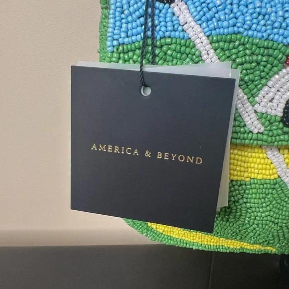 American & Beyond | Golf Enthusiasts Themed Beaded Shoulder Bag ⛳️☀️ - Picture 3 of 12